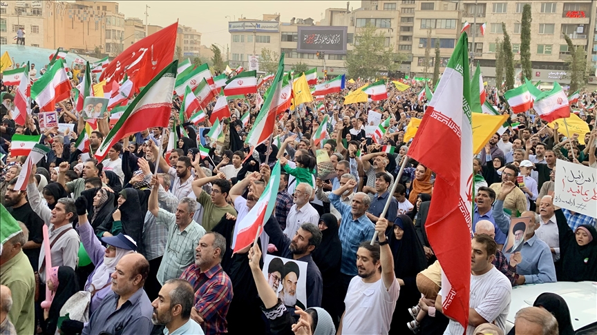 Iranianët festojnë në Teheran "fitoren kundër SHBA-së dhe Izraelit"