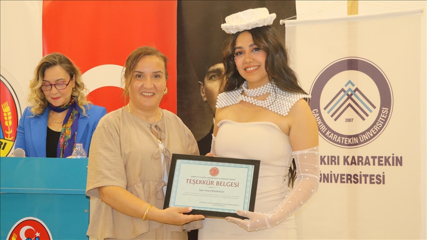 Çıı'da ihtiyaç sahibi çocuklar özel kostümlerle doğum günü kutladı