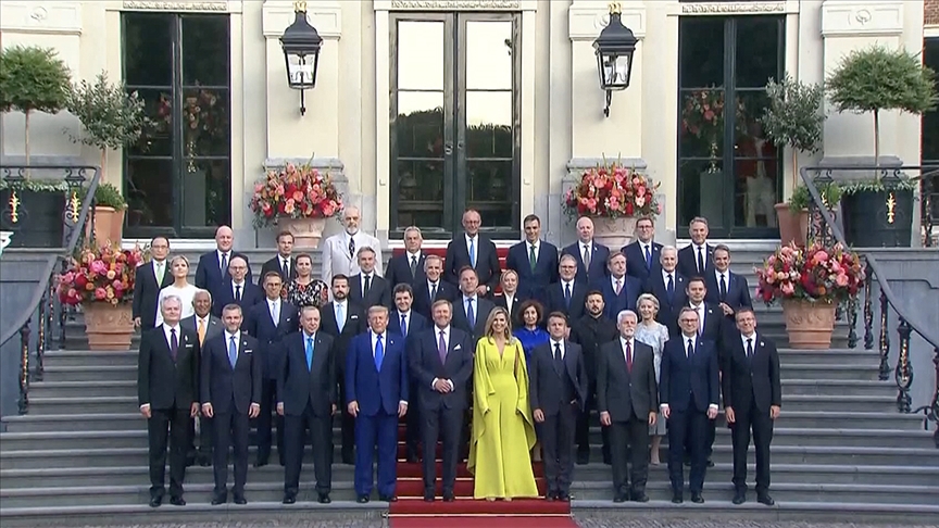 Cumhurbaşkanı Erdoğan, NATO zirvesi için Hollanda'da