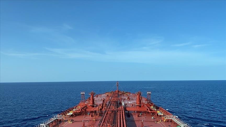 Shipping firms stay cautious in Strait of Hormuz