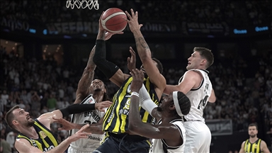 Fenerbahçe Beko şampiyonluk, Beşiktaş Fibabanka ise seriyi uzatmak için sahaya çıkacak