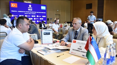 Özbekistan'ın başkenti Taşkent'te Özbek-Türk İş Forumu düzenlendi
