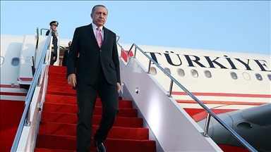 Presidenti Erdoğan mbërrin në Holandë për Samitin e NATO-s