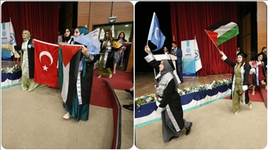 Kars'ta üniversite öğrencileri mezuniyet töreninde Filistin'e destek verdi
