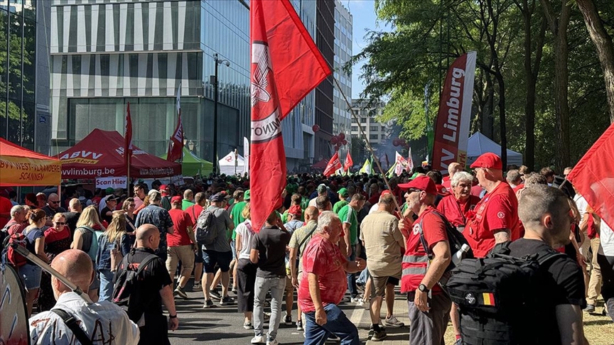 Belçika'da çalışanlar greve gitti