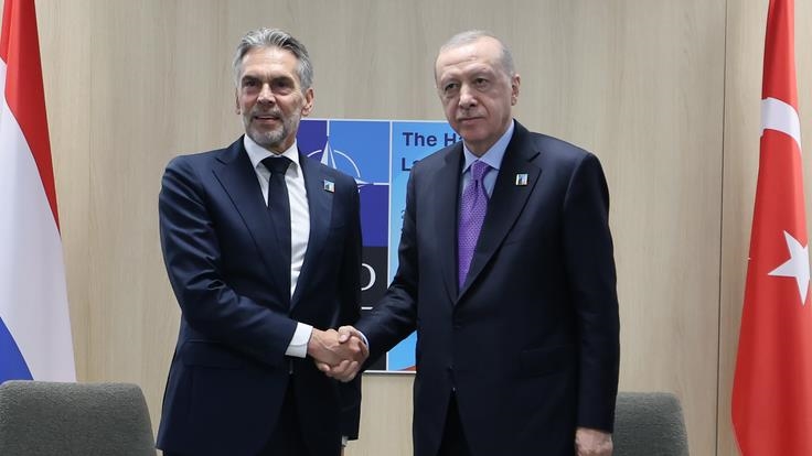 لاهاي.. أردوغان يلتقي رئيس وزراء هولندا