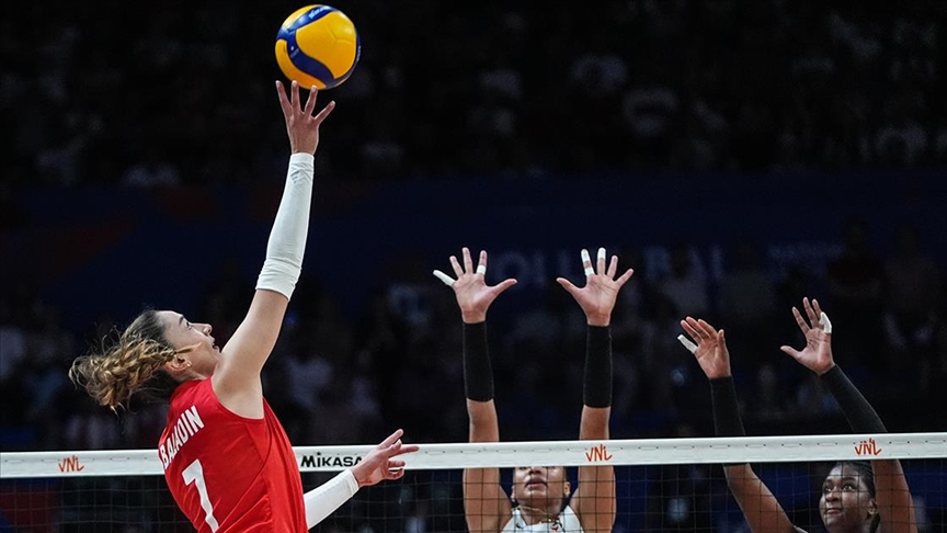 Türkiye Voleybol Federasyonundan “Hande Baladın” için sakatlık açıklaması: