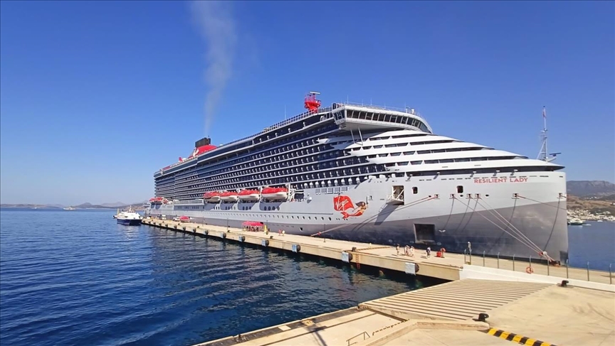 Bodrum'a "Resilient Lady" kruvaziyeriyle 2 bin 556 yolcu geldi