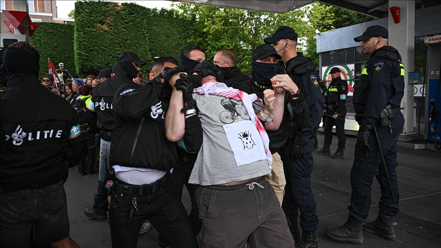 Policia ndërhyn në protestën kundër samitit të NATO-s në Hagë