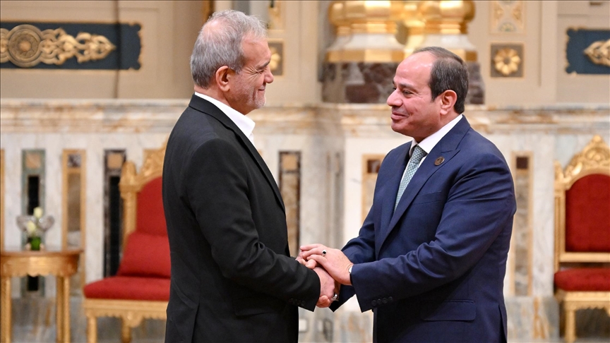السيسي يؤكد لبزشكيان أهمية تثبيت وقف إطلاق النار بين إيران وإسرائيل
