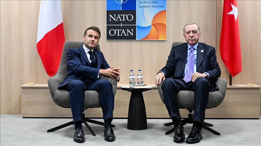 دیدار اردوغان با مکرون در لاهه
