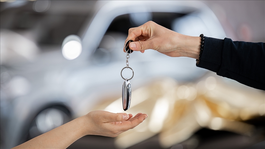 Yetki belgesiz ikinci el motorlu kara taşıtı ticaretinde bulunanlara bu yıl 72 milyon lira ceza kesildi