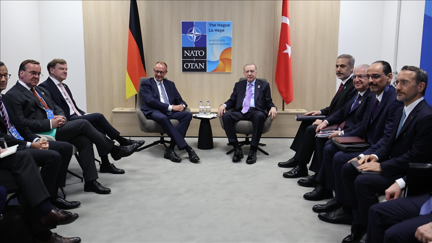 Presidenti Erdoğan takohet në Hagë me kancelarin gjerman Merz