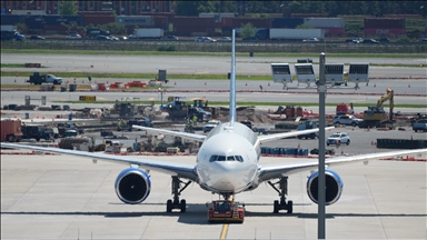 Canada : Une musulmane forcée de retirer son hijab dans un aéroport ; la compagnie aérienne sous le feu des critiques 