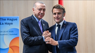 Presidenti turk takon homologun e tij francez në margjinat e samitit të NATO-s