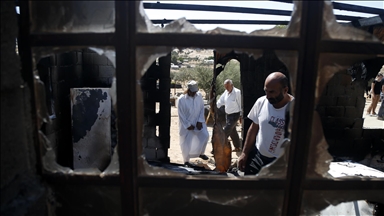 الضفة.. مستوطنون يحرقون منزلا فلسطينيا في مسافر يطا
