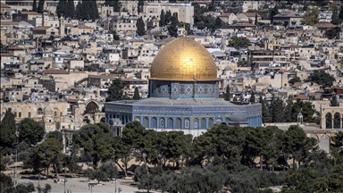 More than 200 illegal Israeli settlers storm Al-Aqsa Mosque under police protection