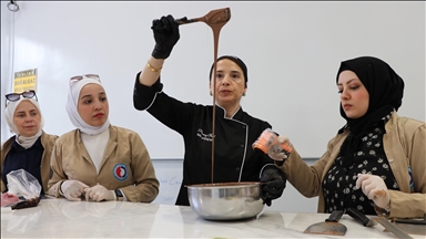 Dezavantajlı kadınlar çikolata üreterek aile ekonomisine katkı sağlayacak