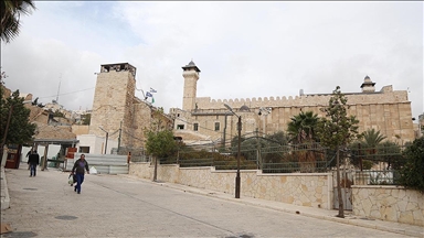 İ'in Harem-i İbrahim Camii'ne "yasadışı müdahalesine" tepki