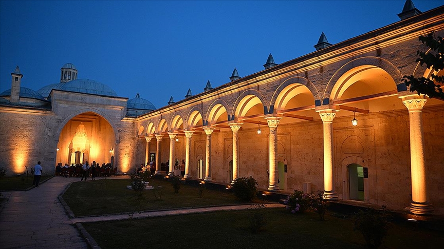"Gece müzeciliği" konsepti Sultan II. Bayezid Külliyesi Sağlık Müzesi'nde ziyaretçi hareketliliğini artıracak