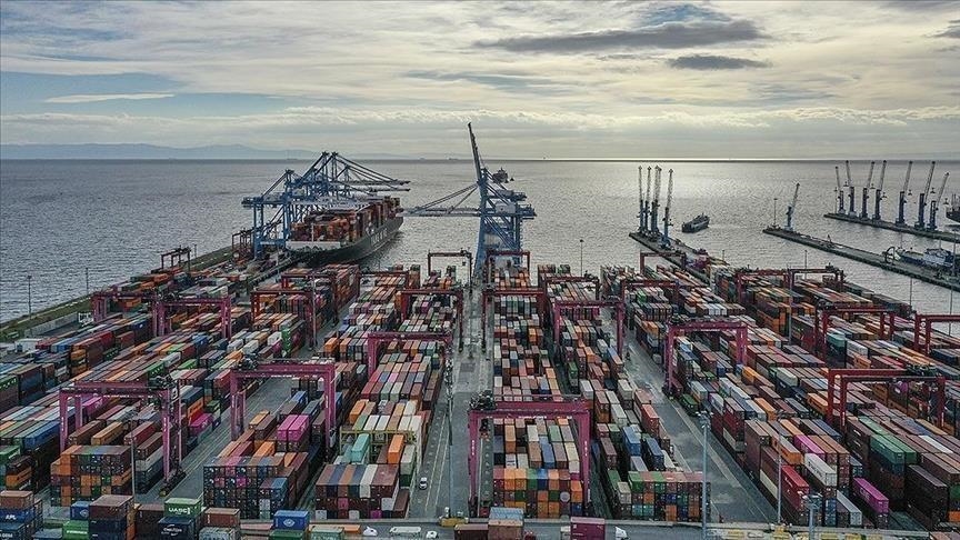 US goods trade deficit up in May