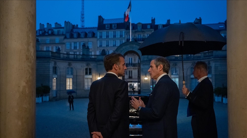 Macron appelle à la reprise de la mission de l’AIEA en Iran après la rupture votée par Téhéran