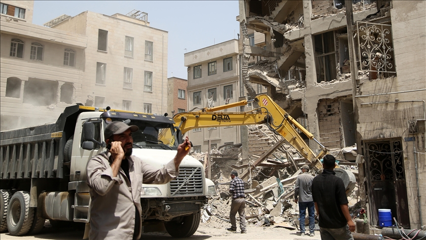 İsrail'in Tahran'ın merkezinde sivil bir yerleşim yerine saldırısı mahallede büyük hasara yol açtı