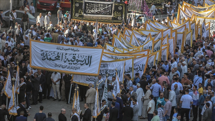 بمدائح وأذكار.. موكب صوفي وسط القاهرة احتفالا بالهجرة النبوية