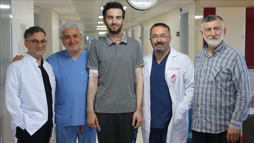 Rize'de aort damarında yırtık oluşan hasta hibrit yöntemiyle tedavi edildi