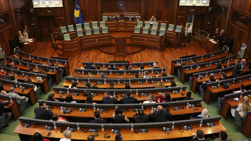 Kosovë, Gjykata Kushtetuese obligon deputetët ta konstituojnë Kuvendin brenda 30 ditësh