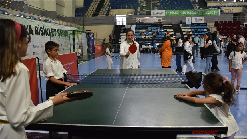 Sakarya'da öğrencilere yönelik etkinliklerle sporun bağımlılıktan koruyucu gücüne dikkat çekildi