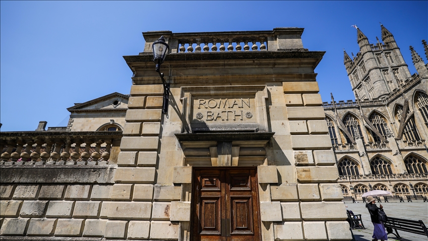 Banjat romake në Bath të Britanisë ofrojnë historinë dhe arkitekturën antike