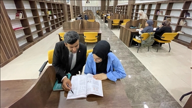 Muhtar, mahallesindeki öğrenciler ile AFAD'a gönüllü hizmet veriyor