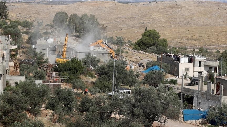 Illegal Israeli settlers launch new attack on Palestinians in occupied West Bank