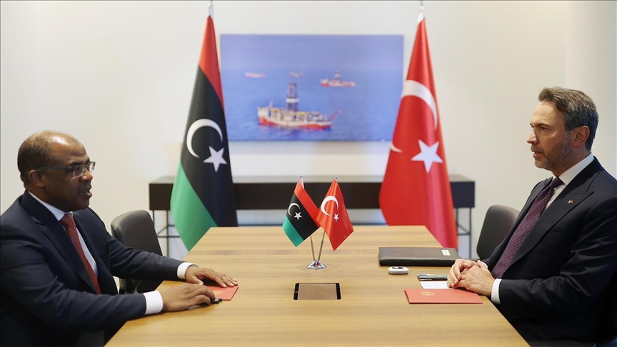 Bakan Bayraktar, Libya Petrol ve Gaz Bakanı Abdulsadek ile işbirliği imkanlarını görüştü