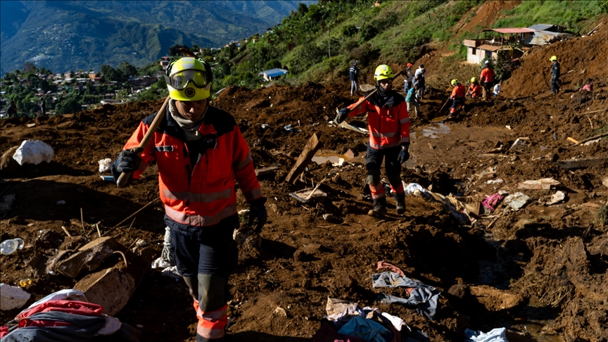 Death toll from Colombia landslide climbs to 16