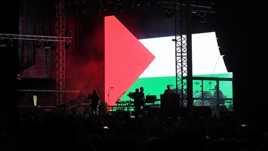 British band shows solidarity with Palestine during Serbia concert