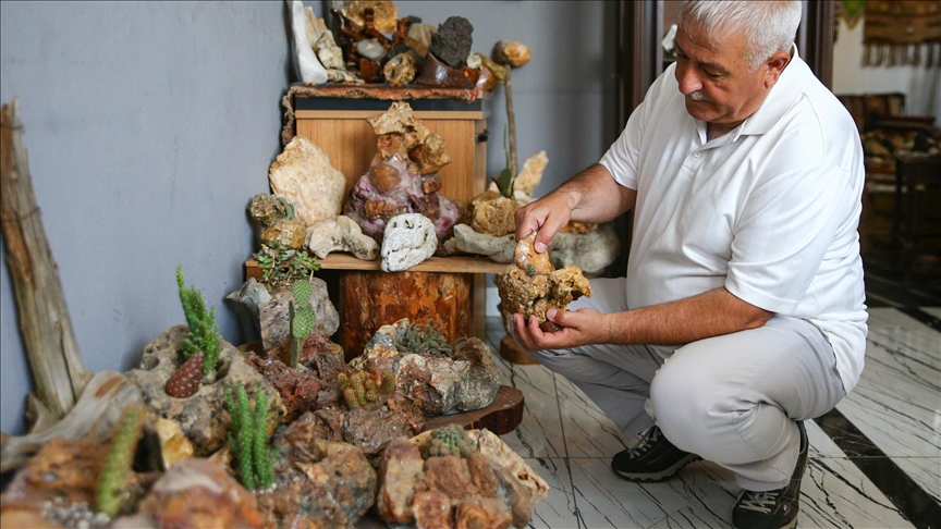 Mersinli doğa tutkunu gezilerinde topladığı 2 bin taşla koleksiyonunu zenginleştirdi