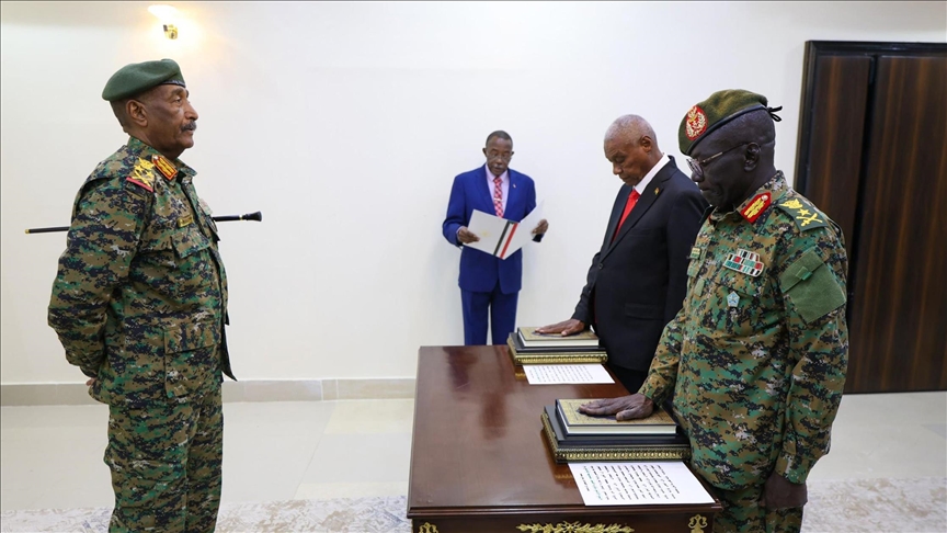 السودان.. وزيرا الدفاع والداخلية يؤديان القسم الدستوري