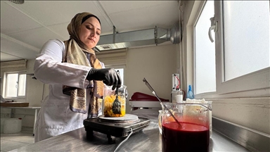 Kadın girişimci ürettiği organik kozmetik ürünlerle "Cosmos Sertifikası" aldı