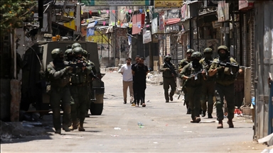 Israeli army arrests 27 Palestinians in West Bank raids, including journalist