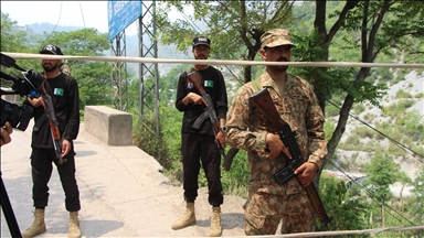 13 soldiers killed in suicide bombing in northwestern Pakistan near Afghan border