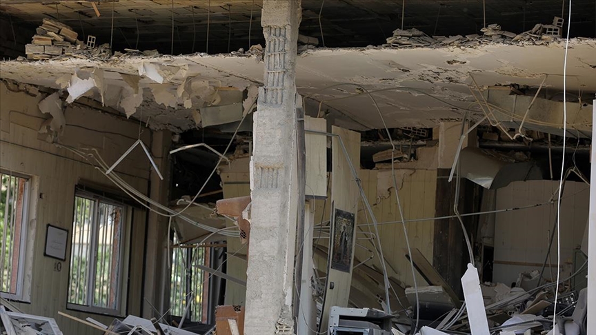 AA ekibi, İsrail saldırısında hedef alınan Tahran'daki Evin Cezaevi'nde oluşan hasarı görüntüledi
