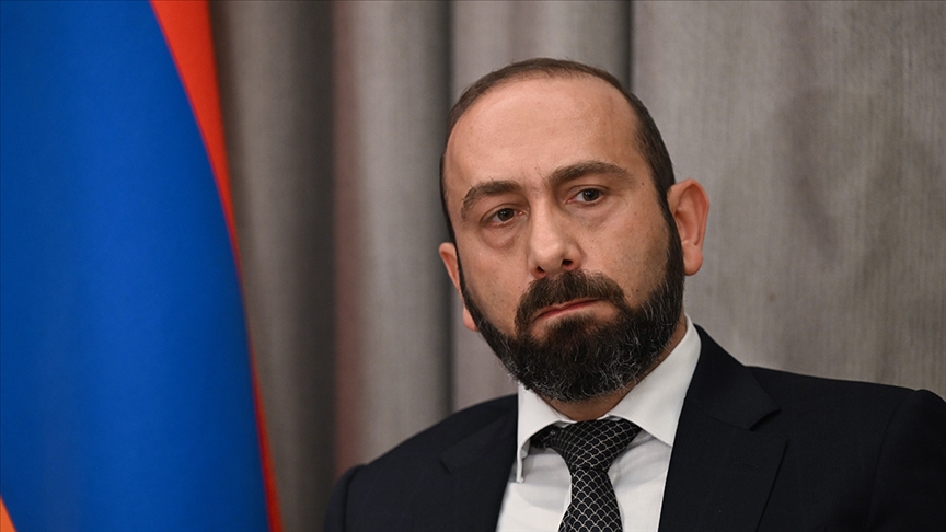 Ermenistan Dışişleri Bakanı Mirzoyan'dan, Rus mevkidaşı Lavrov'a "İç işlerimize karışmayın" yanıtı