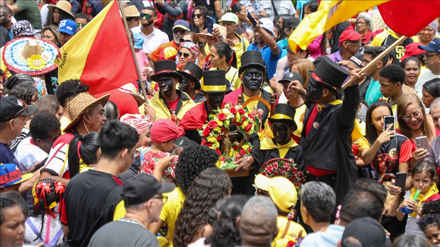 Mbahet festivali "Parranda de San Pedro" në Venezuelë, një traditë shumëngjyrëshe në vend