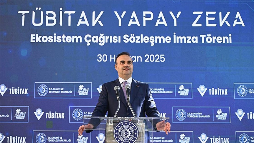 Bakan Kacır: Yerli ve özgün yeni yapay zeka modellerinin doğmasını sağlayacak girişimleri desteklemeyi sürdüreceğiz