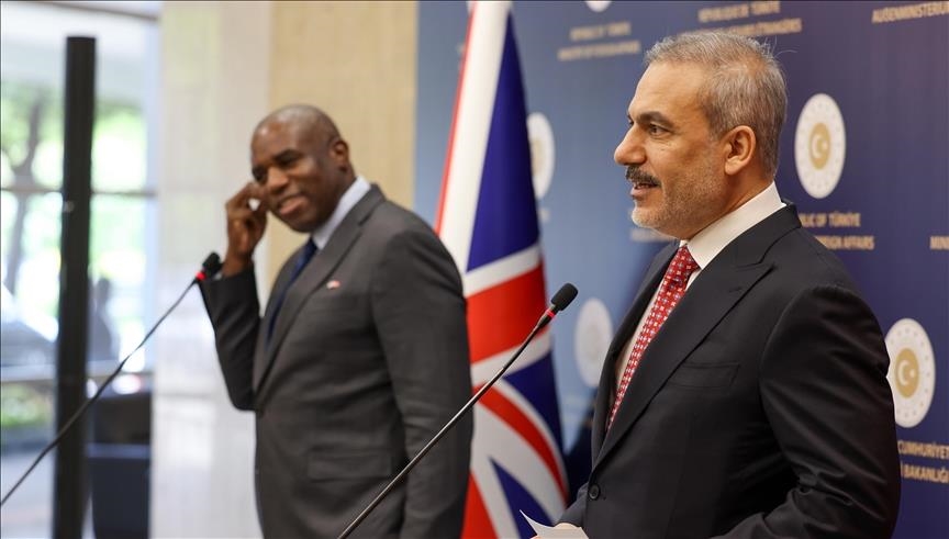 Hakan Fidan et son homologue britannique David Lammy appellent à préserver la trêve entre l’Iran et Israël