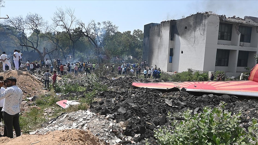 Hindistan'daki uçak kazası soruşturmasında "sabotaj" ihtimali de değerlendiriliyor