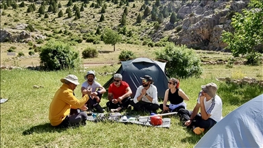 Kırşehirli dağcılara Aladağlar'da temel kamp eğitimi verildi