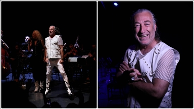 "Uçan şef"in orkestrası, rock parçaları 16 yıldır senfonik yorumla sevdiriyor